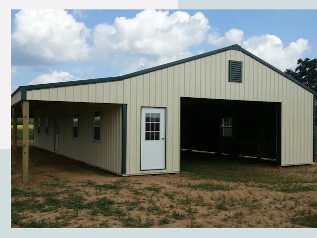 Строительство конюшен в Мысках